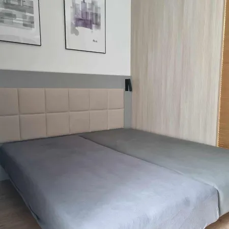 In Very Close To The Center, Free Underground Parking, Wifi, Air Conditioning, Balcony Apartmán