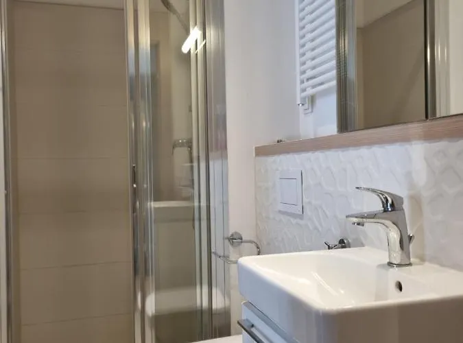 In Very Close To The Center, Free Underground Parking, Wifi, Air Conditioning, Balcony Lejlighed