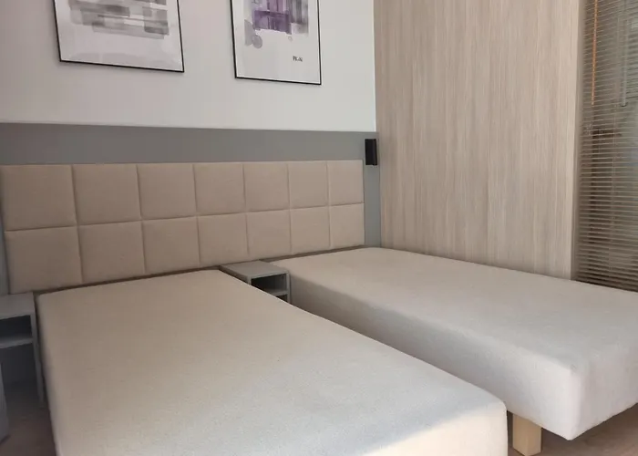 Lejlighed In Very Close To The Center, Free Underground Parking, Wifi, Air Conditioning, Balcony 3*